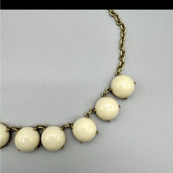 J. Crew Necklace Cream Beaded Pendants Gold Tone Oval Link Chain 18 Inch - Picture 6 of 9